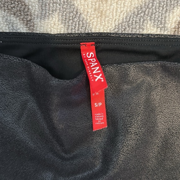 SPANX Leggings Size S Small Distressed Faux Leather Skinny Black Shape Wear - Picture 4 of 6